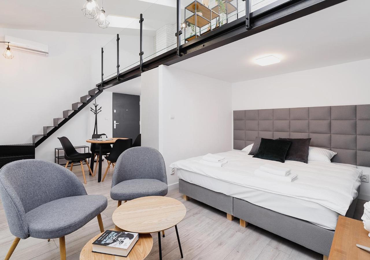 Wow! Aparthotel By Krakowmyplace Экстерьер фото