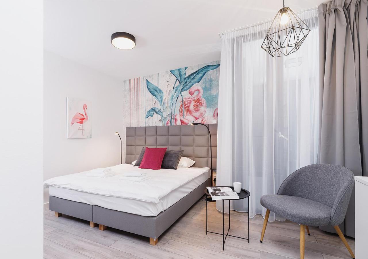Wow! Aparthotel By Krakowmyplace Экстерьер фото