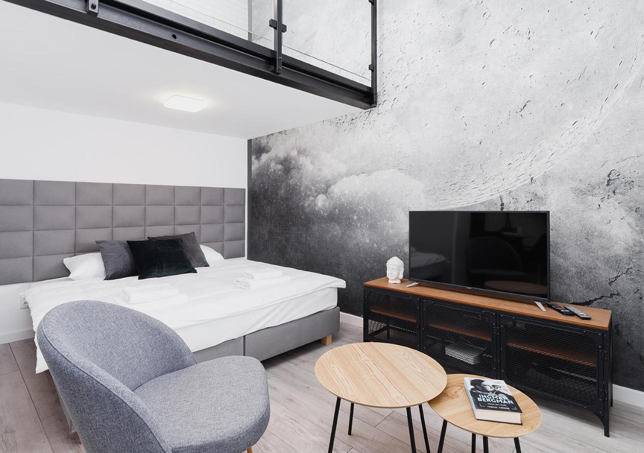Wow! Aparthotel By Krakowmyplace Экстерьер фото